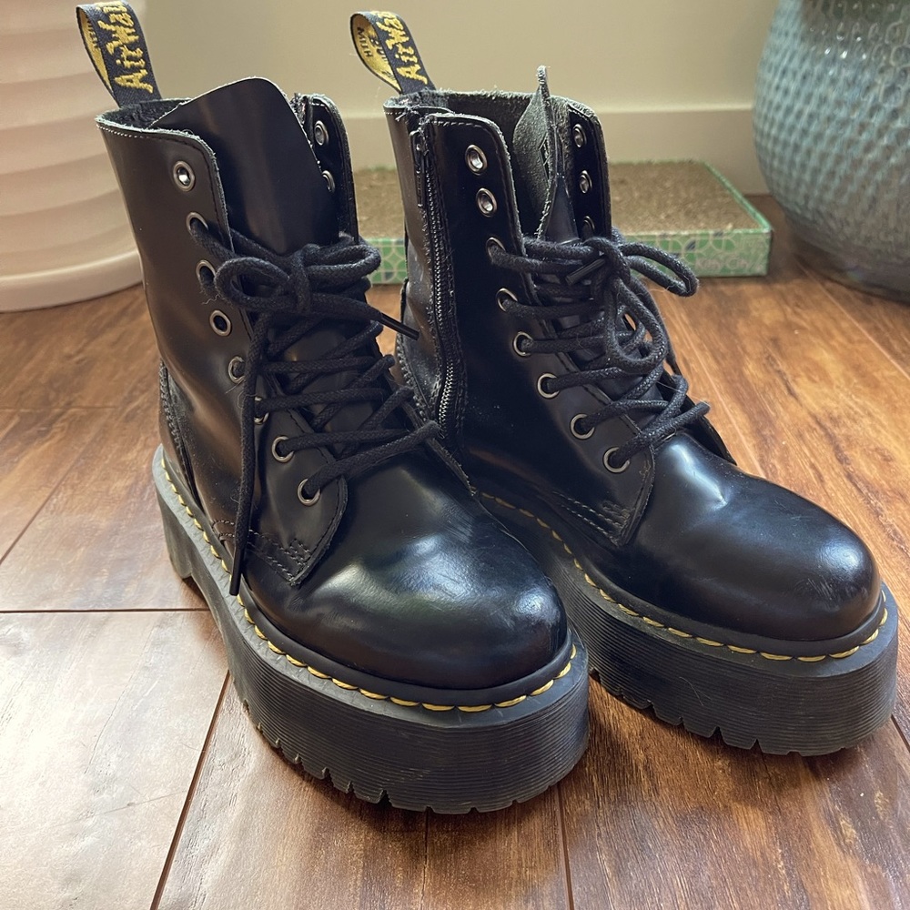 Doctor martens jadon boot size 5 lightly used.